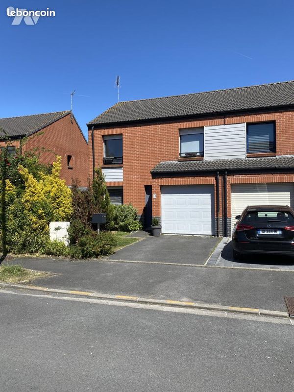 Maison 90 m² · à Neuville-en-Ferrain · 90 m² · 240 900 €