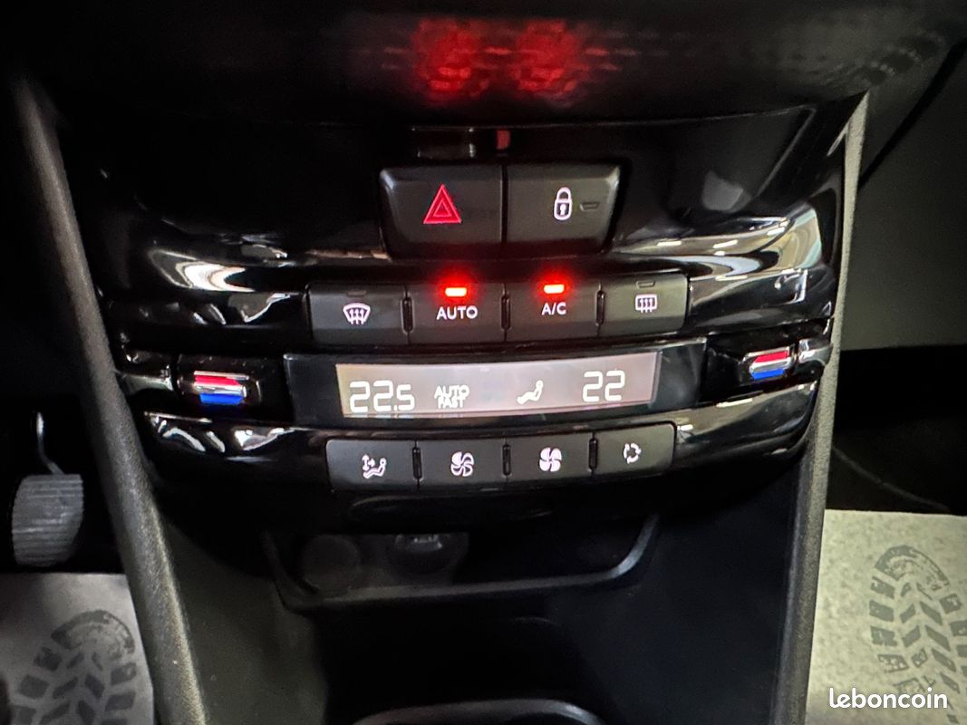 Peugeot 2008 1,5 BLUE HDI 100 CH Allure Carplay (image 21)