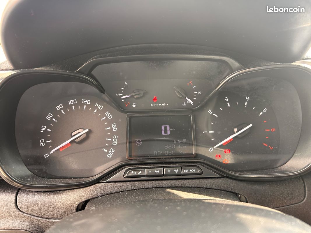 Citroen c3 generation-iii 1.5 bluehdi 100 bvm6 feel entretien complet (image 9)