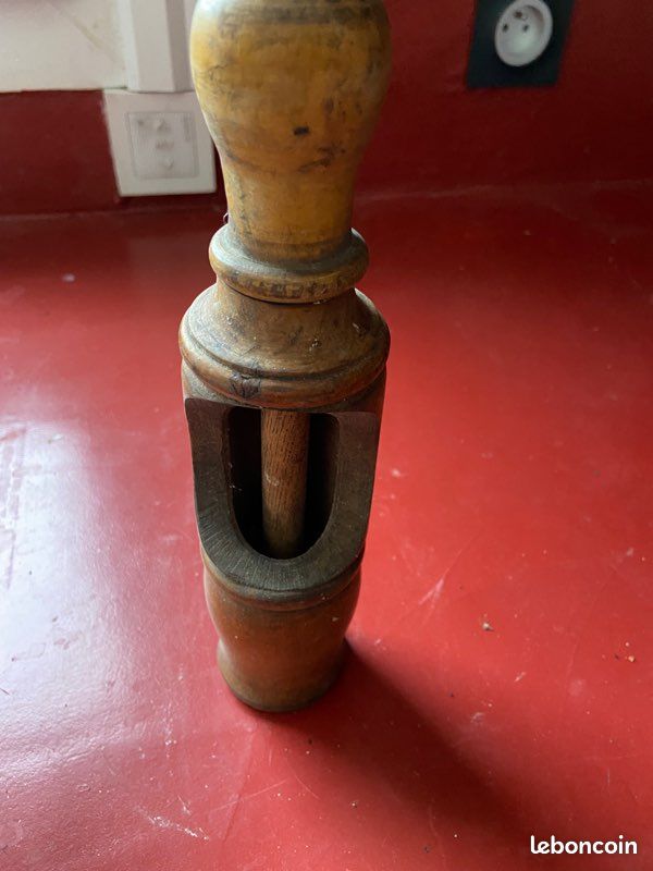 Bouchonneuse - embouchonneuse vintage en bois (image 2)