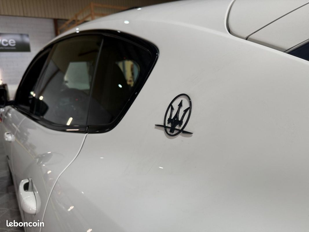 MASERATI LEVANTE 3.0i V6 S&S (Garantie 12 mois) (image 35)