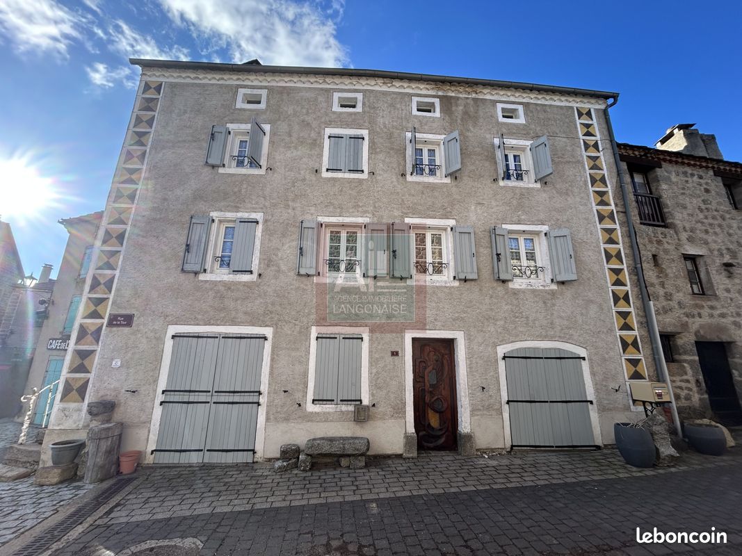 Maison 6 pièces 137 m² · à Châteauneuf-de-Randon · 137 m² · 125 000 €