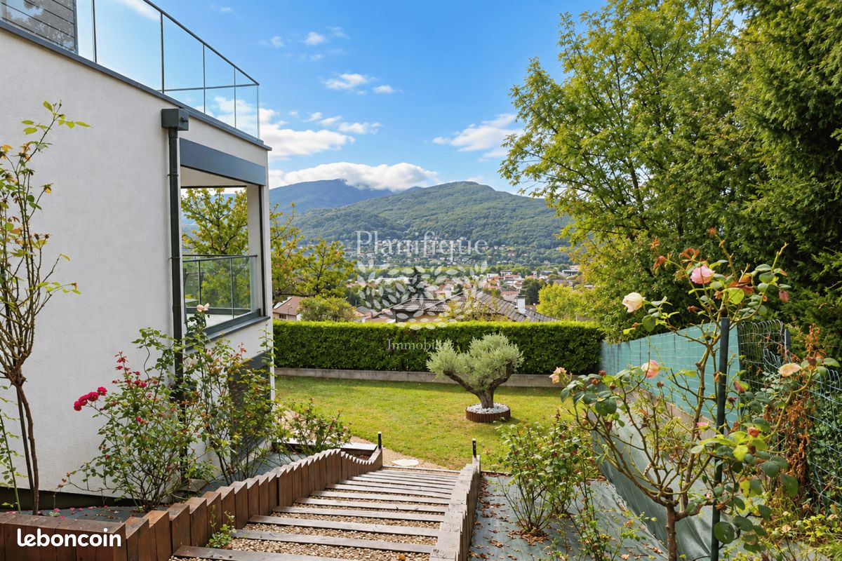 Maison 6 pièces 188 m² · à Vétraz-Monthoux · 188 m² · 795 000 €