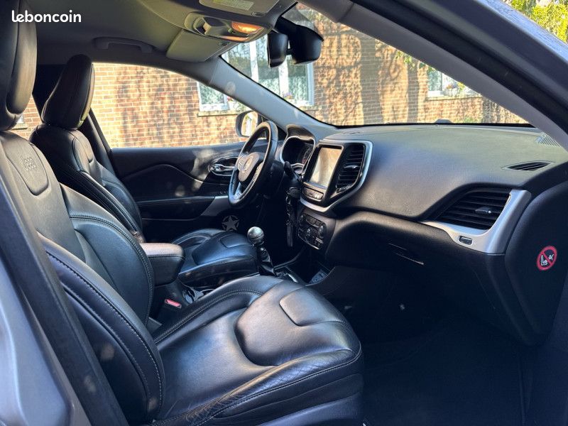 Jeep CHEROKEE 2.0 MULTIJET 140CH LONGITUDE / 2018 / CUIR / GPS / GARANTIE (image 17)