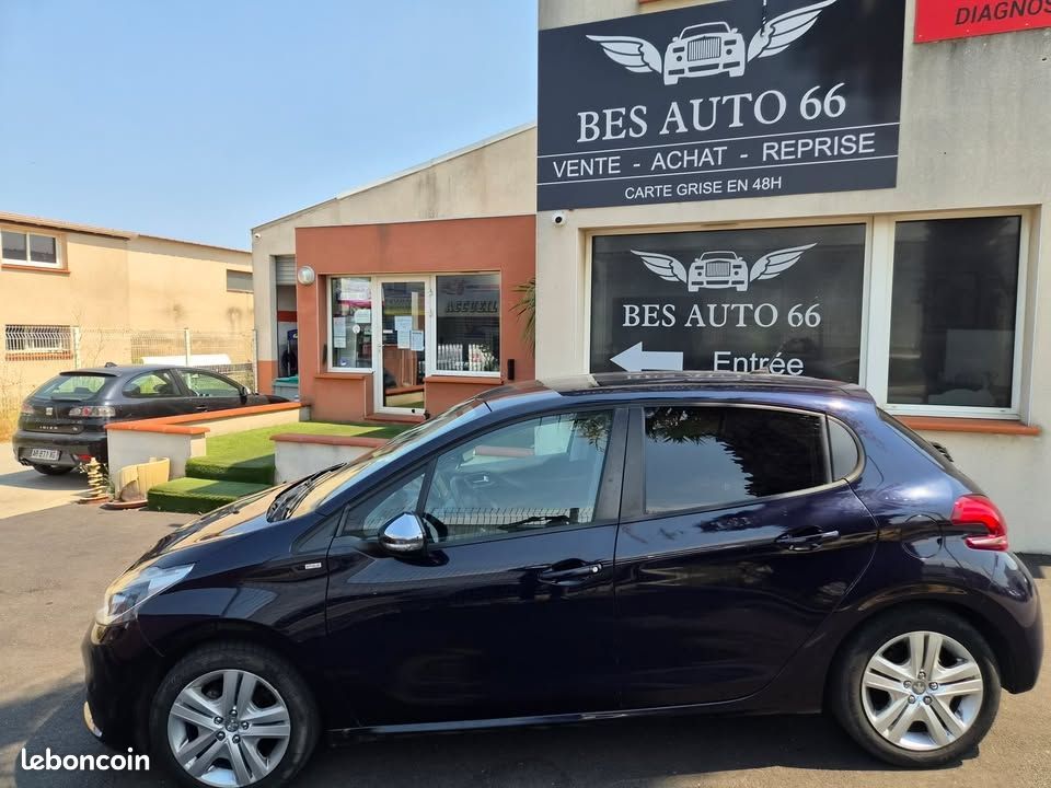 Peugeot 208 1.6 BLUEHDI 100CH STYLE 5P (image 4)