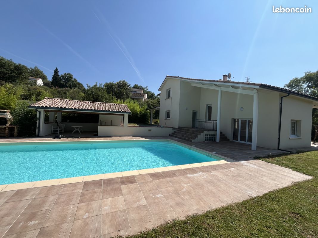 Maison 6 pièces 230 m² · à Aureville · 230 m² · 634 400 €