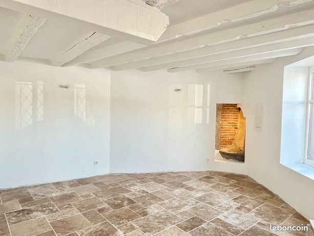 Maison de village en triplex entierement renovee