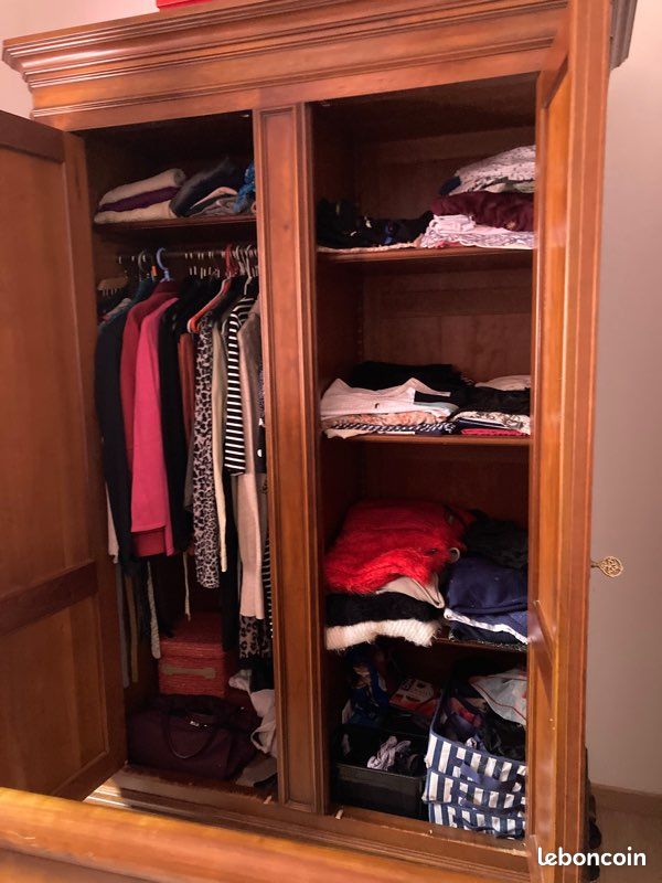 Armoire en merisier estampillée J.P EHALT (image 2)