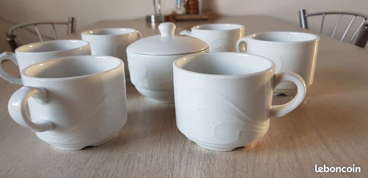 Tasses et sucrier (image 2)