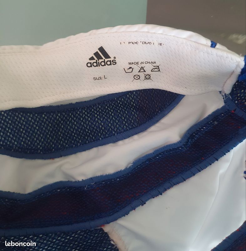 Casquette Running Adidas en Tissu Technique Respirant Bleu Blanc Rouge, Fitted Taille L, Vintage Y2K (image 8)