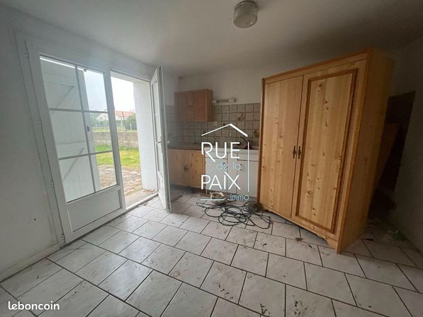 https://img.leboncoin.fr/api/v1/lbcpb1/images/69/58/4b/69584b7d6d82e53be644dc2967c865f241bae51f.jpg?rule=ad-image
