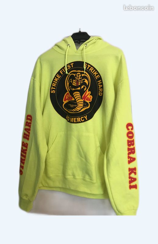 Sweat Cobra Kai Cobra Kai Johnny Dojo Logo Front And Back Sweat à Capuche Veste Cobra Kai Homme