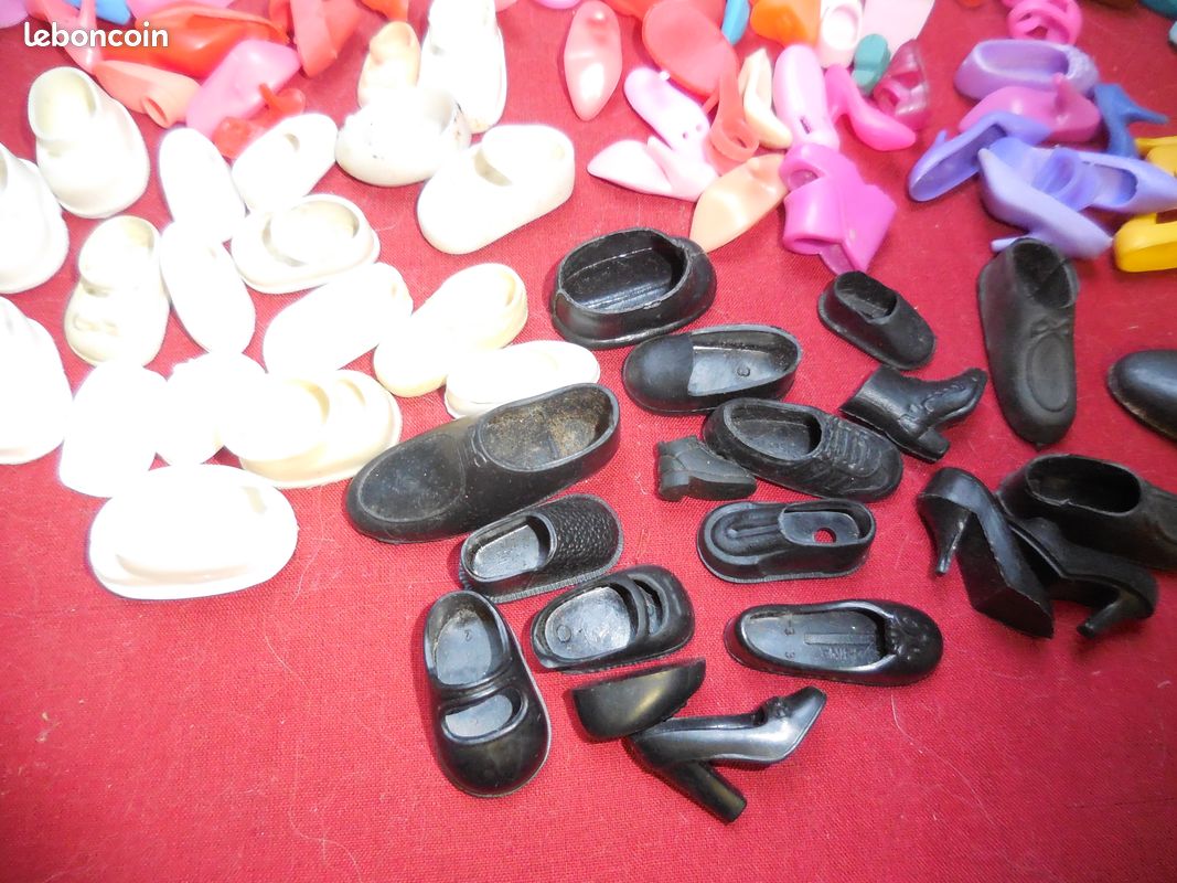Lot Chaussures & Chaussettes Pour Poupées Anciennes - Vintage - Diverses Tailles (Occasion)