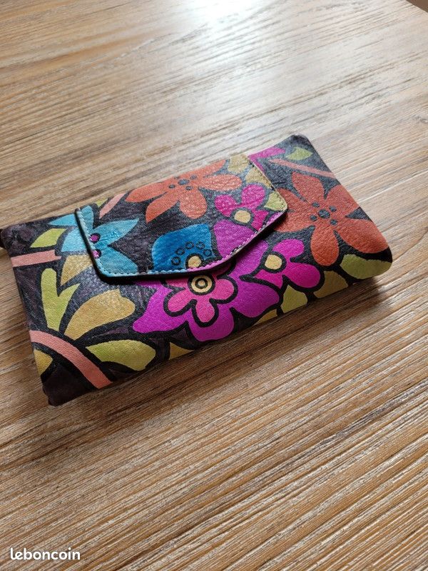 Portefeuille avec motifs floraux. Article Neuf (image 1)