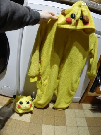Peluche parlante Pikachu le Pokemon de Sacha NINTENDO 1999
