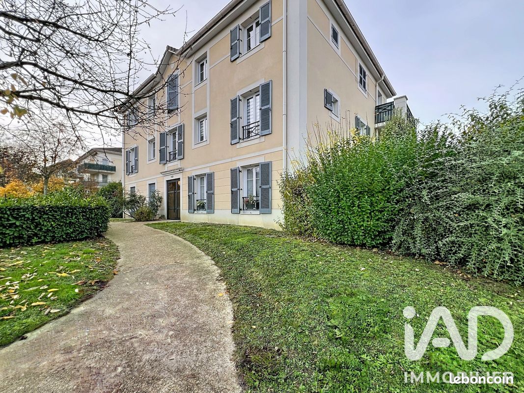 Appartement 2 pièces 45 m² · à Magny-le-Hongre · 45 m² · 210 000 €