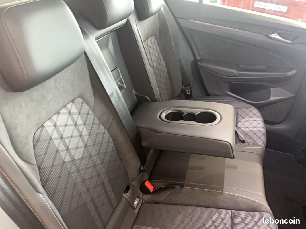 VOLKSWAGEN Golf 1.5 eTSI EVO2 150 DSG7 R-Line Edition (image 27)