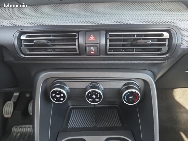 Citroen C3 1.2 Turbo 100ch PLUS (image 17)