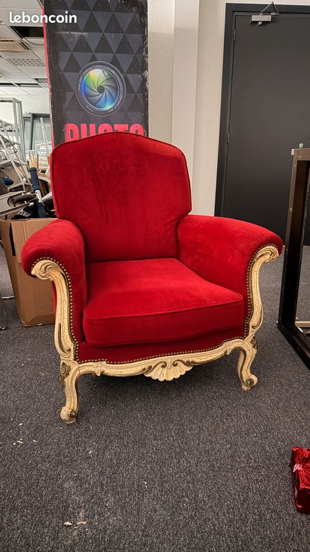 Fauteuil Velours Rouge - Bon état, Confortable, Dimensions 82x76 Cm
