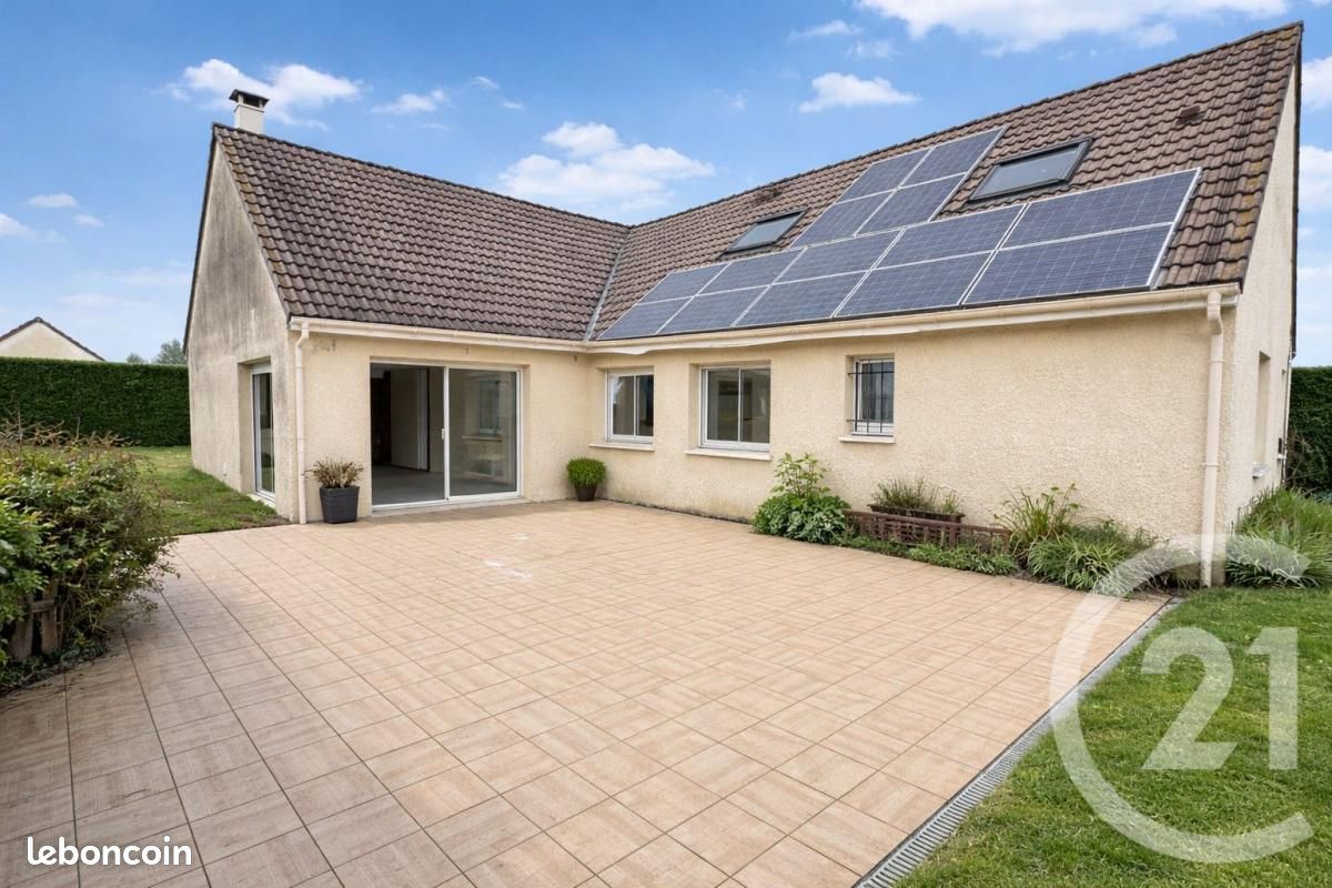 Maison 9 pièces 198 m² · à Oulins · 198 m² · 295 000 €