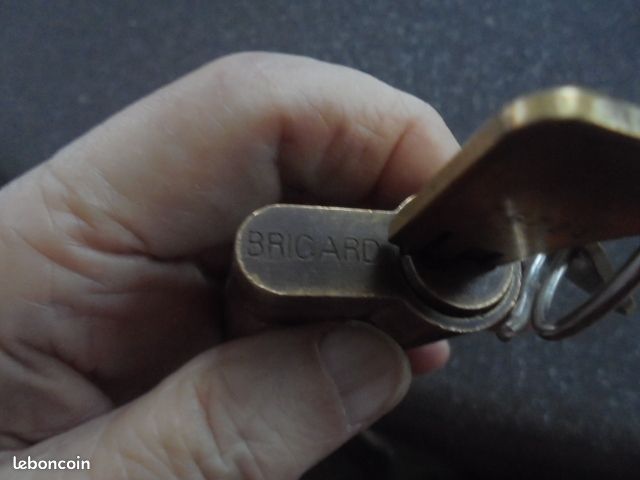 Barillet cylindre "bricard" 2 entrees 6cm (image 4)
