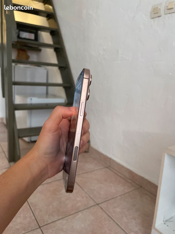IPhone 16 pro Max Neuf batterie 100% (image 5)