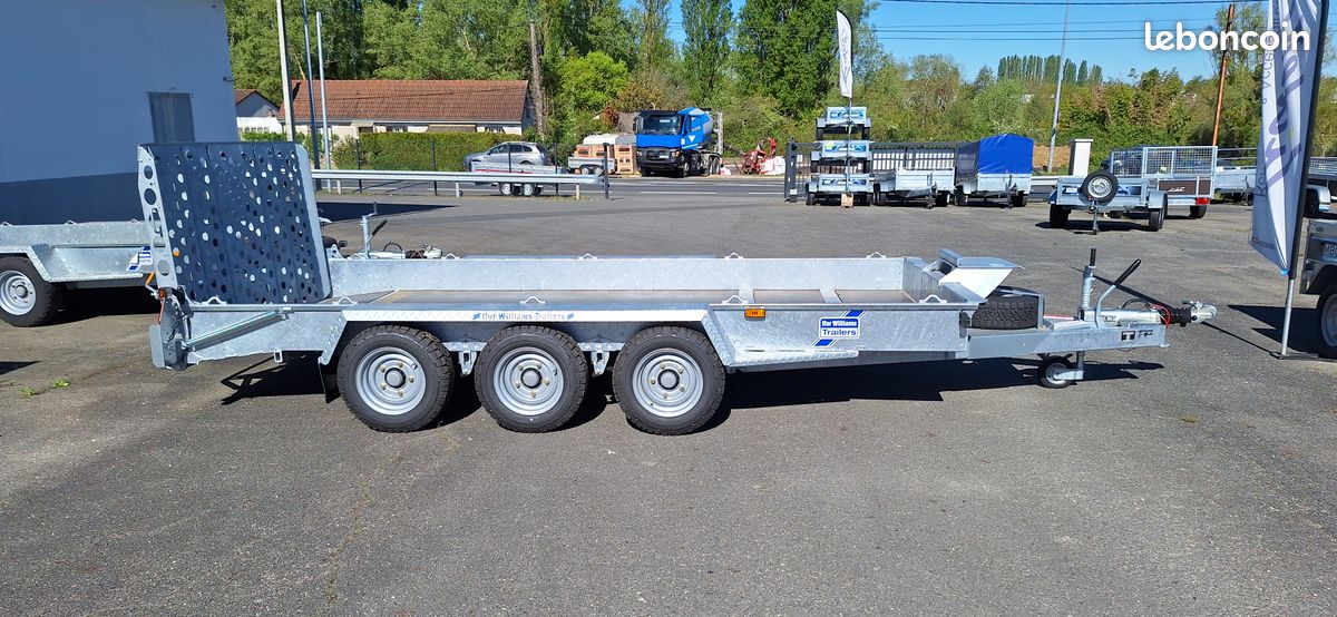 Votre magasin MBC REMORQUES Vous propose un porte engins ifor williams gh 146 3 essieux disponible (image 1)