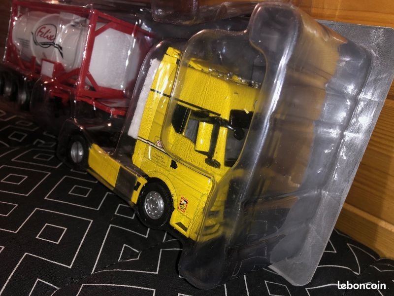 RENAULT MASTER NOREV ixo eligor solido majorette 1/43 EUR 3,99