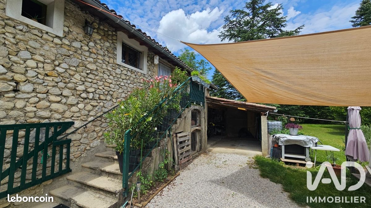 Maison 12 pièces 290 m² · à Vercheny · 290 m² · 470 000 €