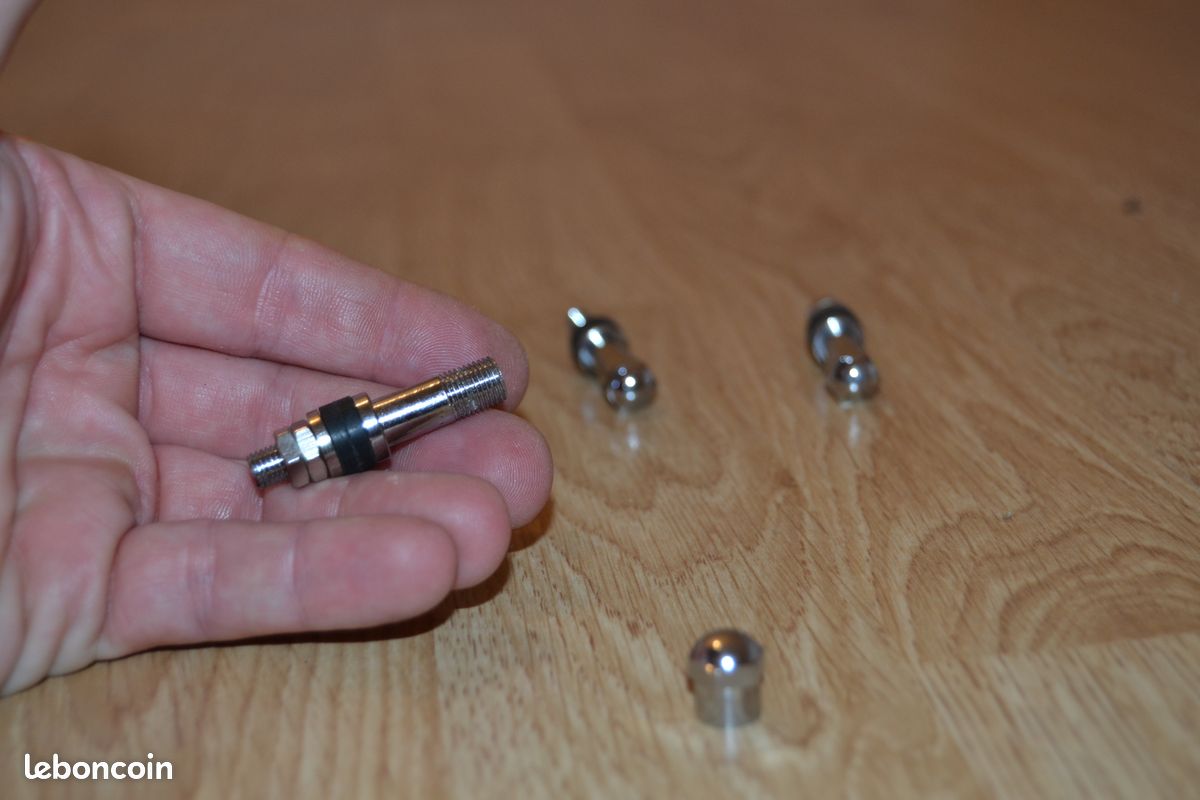 Valve pour voiture chrome (image 1)