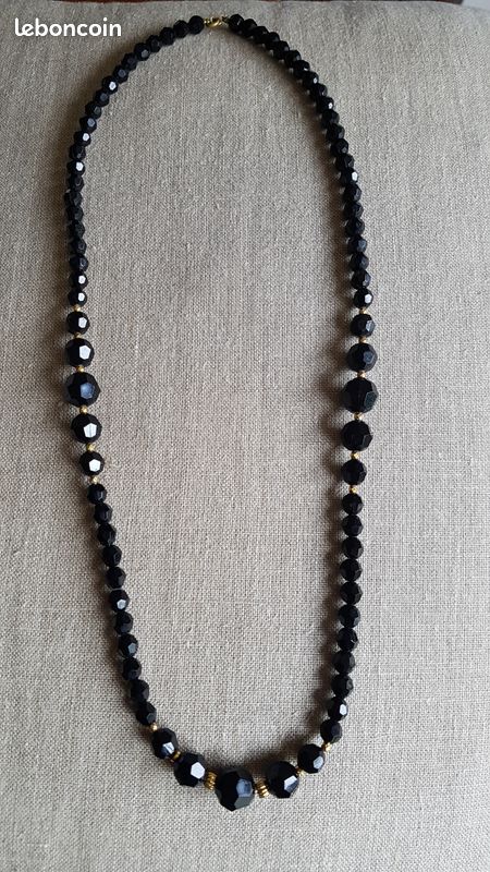 Collier vintage en perles noires à facettes (image 1)