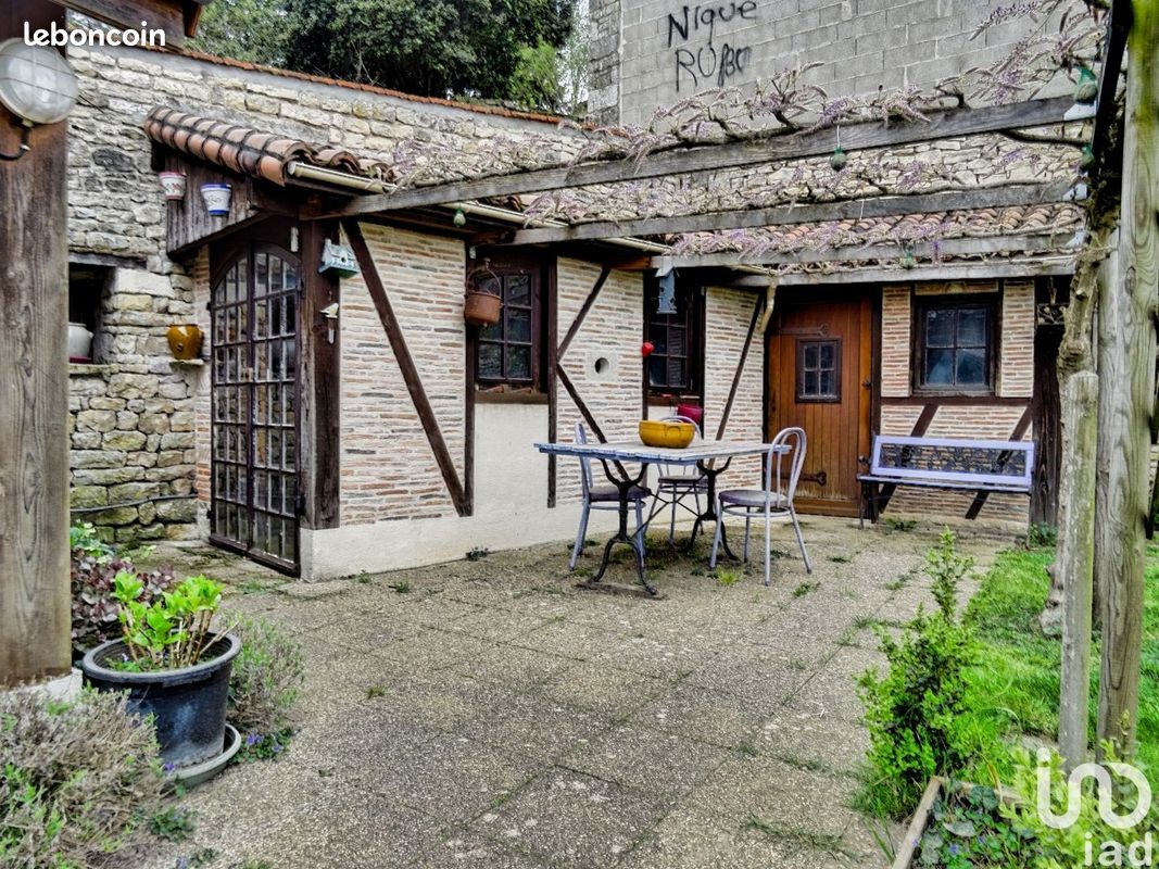 Maison 7 pièces 139 m² - Ruffec 16700 (image principale 17)