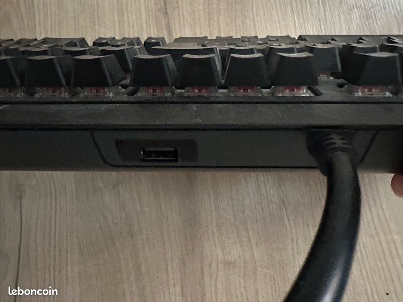 Clavier Corsair Gaming STRAFE RGB MX SILENT (image 3)