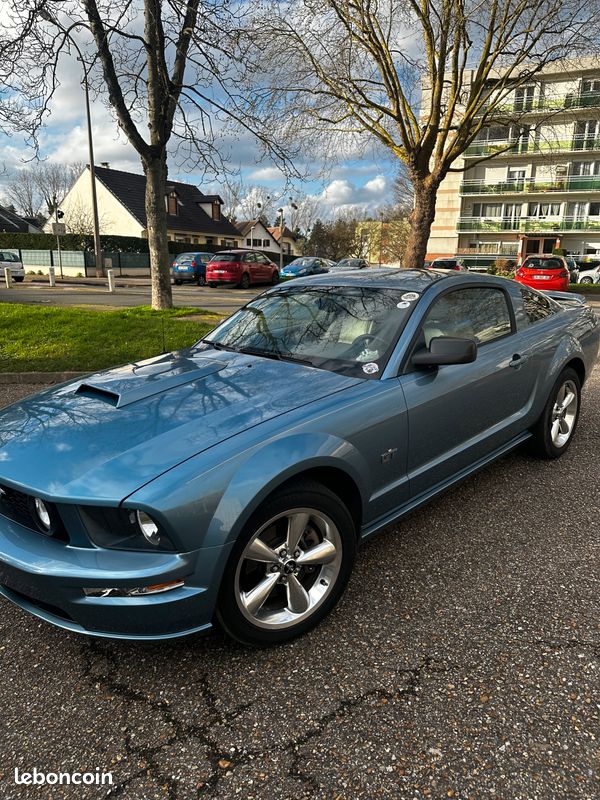 Vend mustang gt de 2007 (image 2)