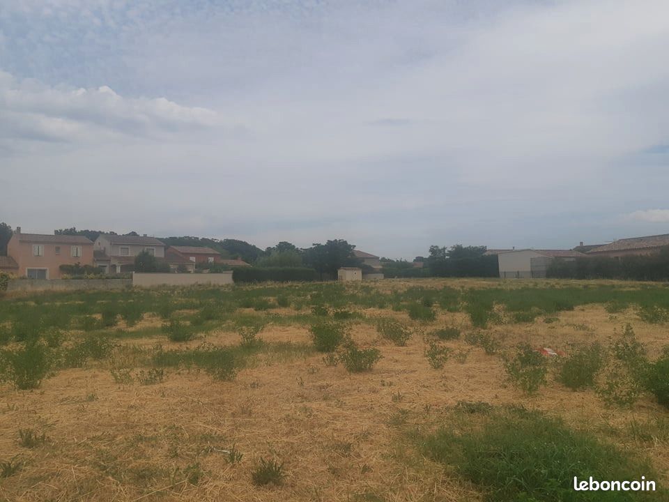 Terrain 1 930 m² Apt · 130 000 €
