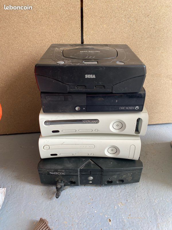 Lot consoles (xbox 360 - sega Saturn - Xbox) (image 1)