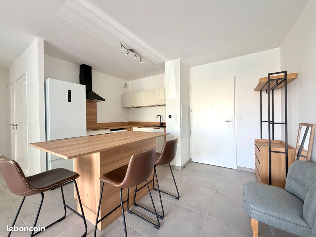 Appartement 3 pièces 58 m² · à Saint-Étienne · 58 m² · 750 €