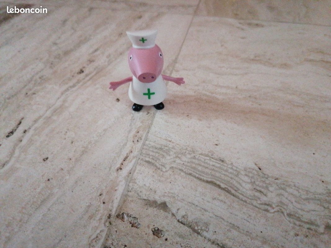 Voiture Peppa pig: 3 personnages + 1 infirmière (image 3)