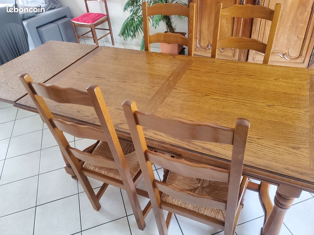 Table salle à manger et 4 chaises (image 1)