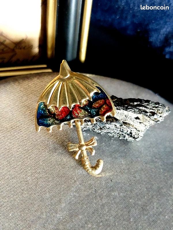 Broche Vintage Parapluie En Métal Doré - Élégante Et Originale