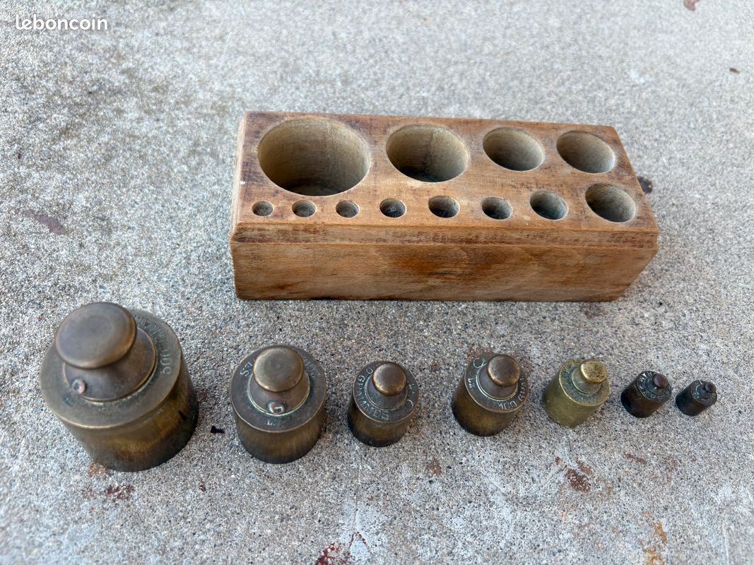 Ancienne balance de commerce 2 kg avec jeu de poids en laiton (image 4)