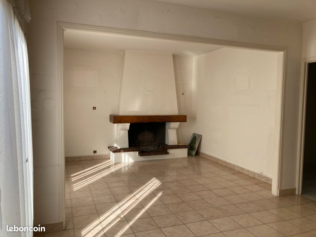 Maison 5 pièces 113 m² · à Bréhal · 113 m² · 150 000 €