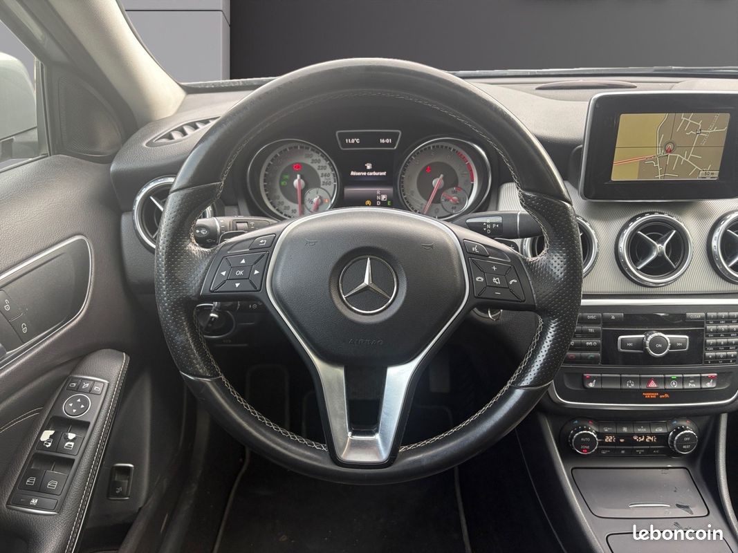 MERCEDES CLASSE GLA 250 Sensation Caméra De Recul Climatisation Auto Garantie 12 mois (image 13)