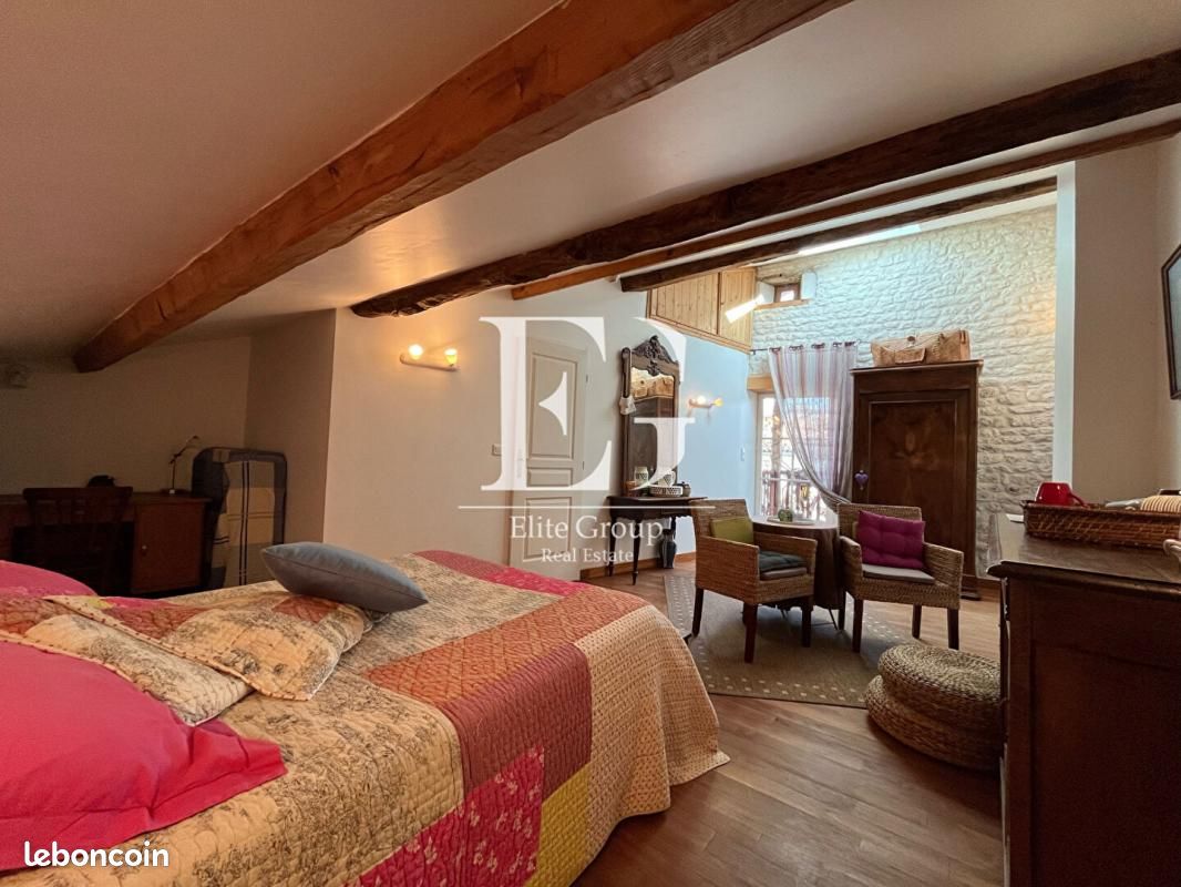Gîte 7 pièces 227 m² - Gensac-la-Pallue 16130 (image principale 10)