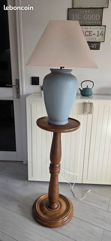 W - Belle lampe de table en porcelaine blanche / bleue