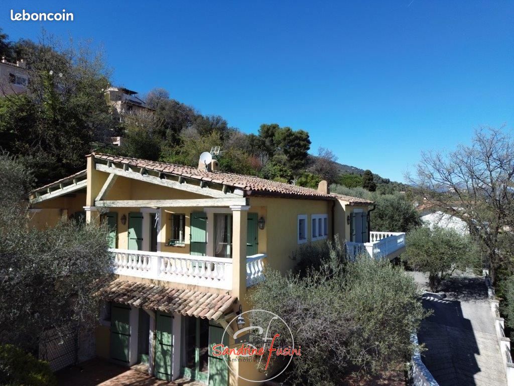 Maison 5 pièces 161 m² · à Gattières · 161 m² · 695 000 €