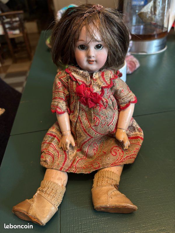 Poupee ancienne porcelaine - Collection