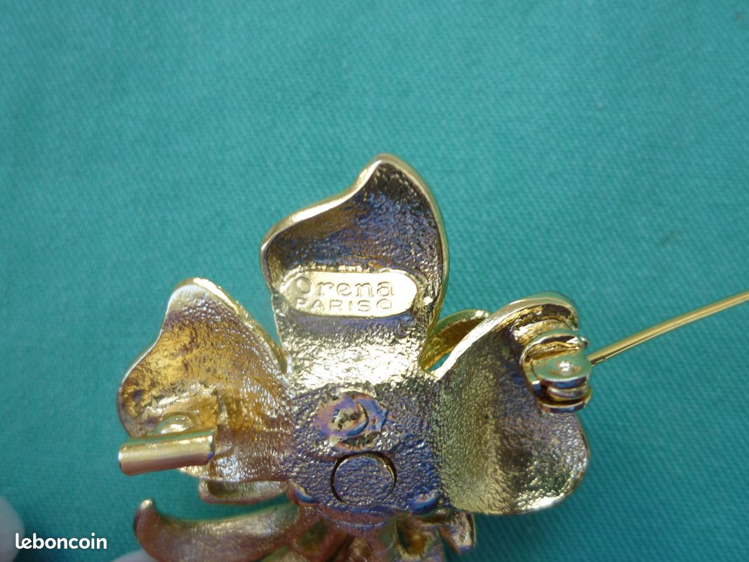 Broche Orena En Métal Doré – Forme Nœud – Occasion – Bijou Vintage