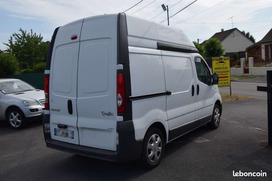 Renault TRAFIC II CONFORT 2.0 DCI 90CV L1 H2 ........ PAR OUVERT 7/7 SUR RDV ......... (image 4)