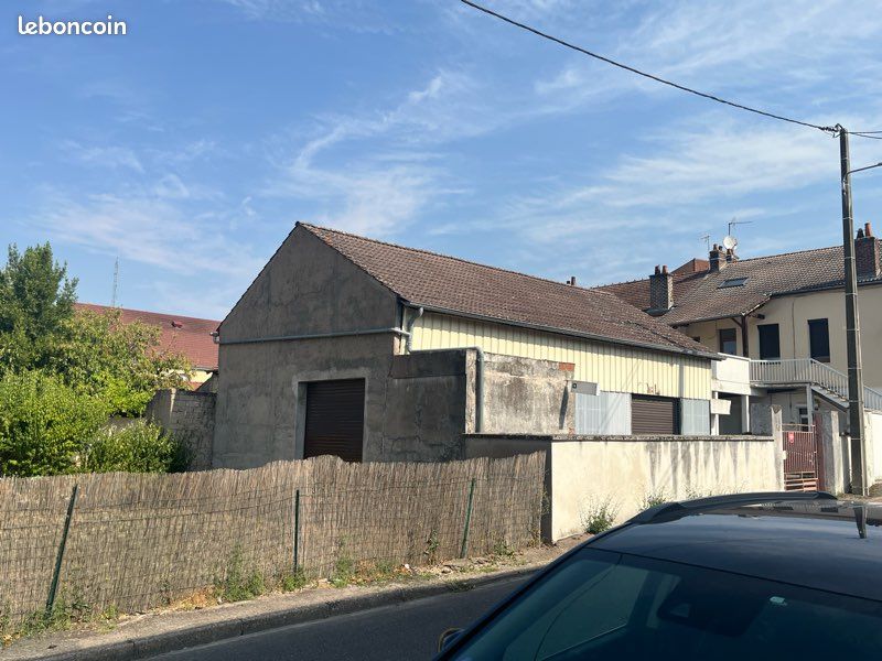 Maison 1 pièce 200 m² · à Montceau-les-Mines · 200 m² · 65 000 €